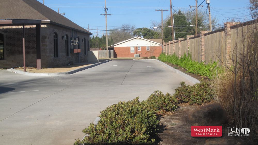 Office Condo for Sale or Lease: 5424 19th Street Suite 402, Lubbock, TX 79407